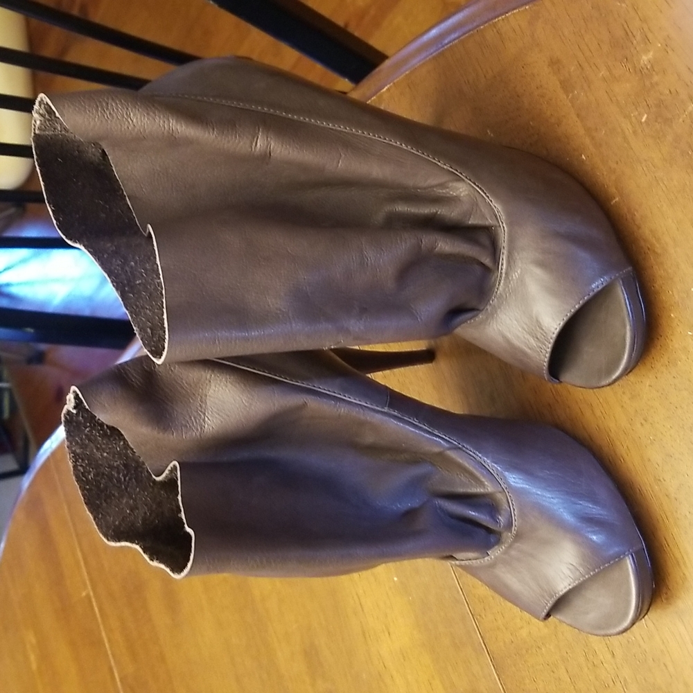 Dolce Vita taupe grayish peep toe heels size 8 - Picture 2 of 13